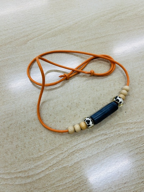 tomida_tosyo's tweet photo. ビーズの色の位置や、ペンダントのひもの色にも
こだわって、オリジナルの管玉が完成！ https://t.co/KA6RfOGKgV