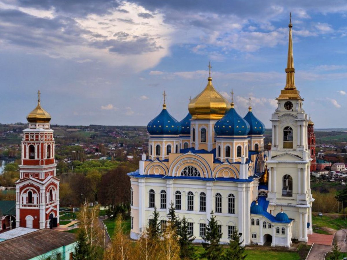 Lora020563's tweet photo. Россия. Болхов - один из древних городов Орловской области, расположен на 9 холмах.
Первое упоминание - 1196 год.
В 1778 году - уездный город.
В 19 веке - крупный центр ремесла и торговли. Славился кожевенным производством.
В годы ВОВ войны очень пострадал.
Население 11 421 чел. https://t.co/TjtbsAMaxn