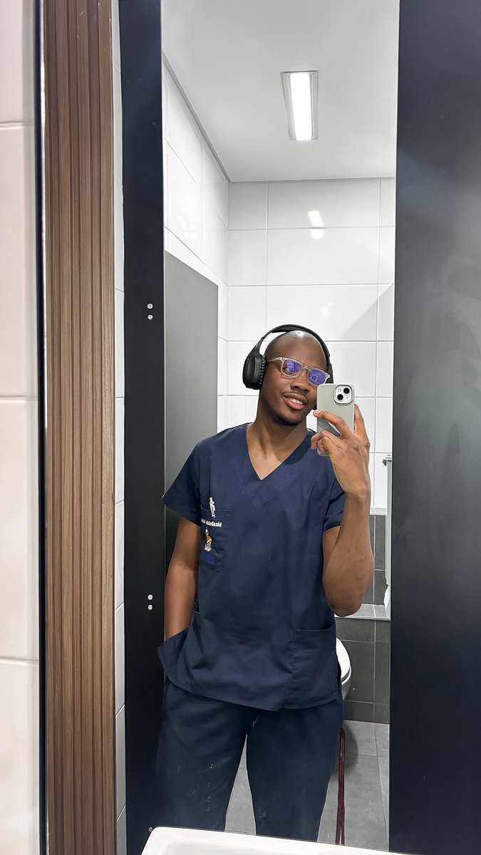 masi_nonxuba's tweet photo. The researcher                 The research https://t.co/7J707asJXS