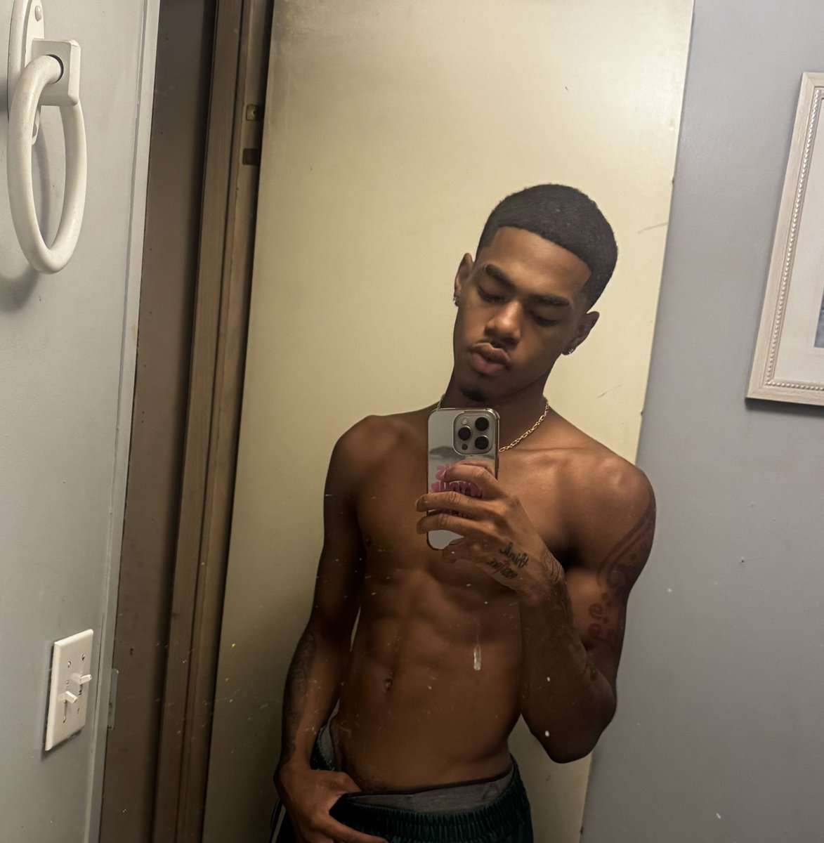 thtsnotraph's tweet photo. 3 am creepin up😫💈 https://t.co/7VYcNVnUVJ