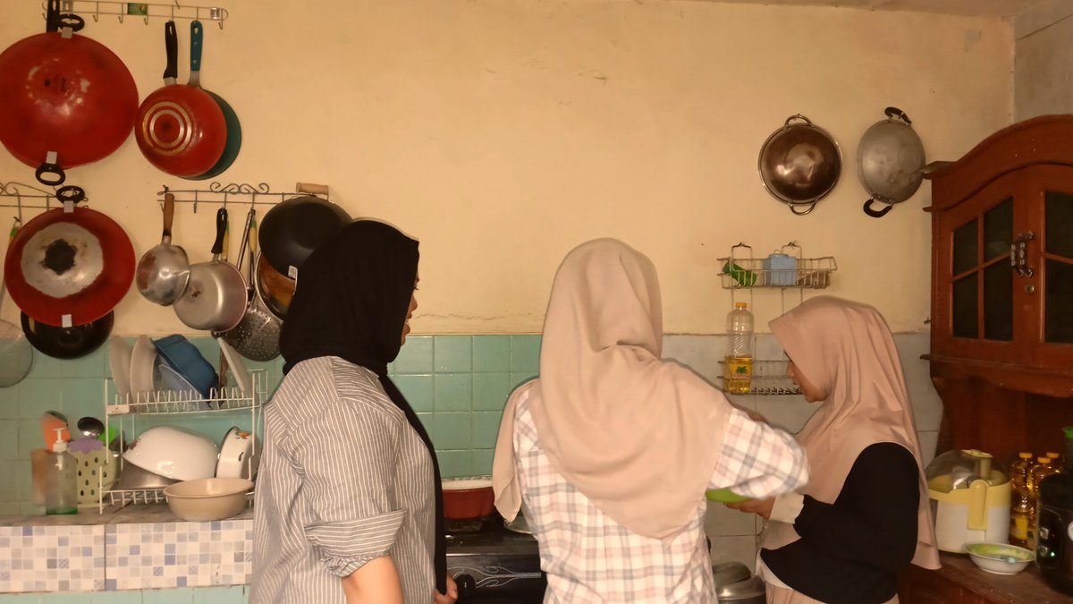 nycrivver's tweet photo. let them cook 😅👆🏻 https://t.co/sWKkM3exkZ