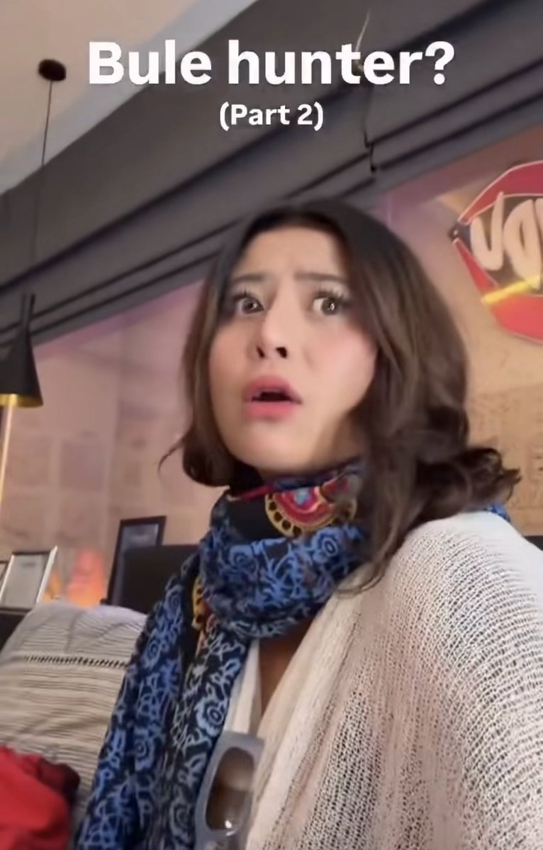myshawti's tweet photo. Statement asli Awkarin "Iya gue emang nyari bule, so what? Gue pengen anak gue auto cakep, gak usah operasi hidung kayak gue dulu. Mata biru, hidung mancung done, gak perlu effort lagi." 💀

Ini menarik sih, bukan cuma karena blak-blakan, tapi karena secara gak sadar dia lagi nunjukkin gimana standar cantik kolonial masih running di kepala banyak orang Indonesia sampai sekarang dari putih, hidung mancung, mata terang "upgrade", sementara fitur Asia/lokal “perlu diperbaiki". Ini bukan cuma soal selera personal, tapi cerminan internalized inferiority complex yang udah dinormalisasi dan sekarang malah dijadiin konten yang dipackage sebagai "jujur aja gitu loh".