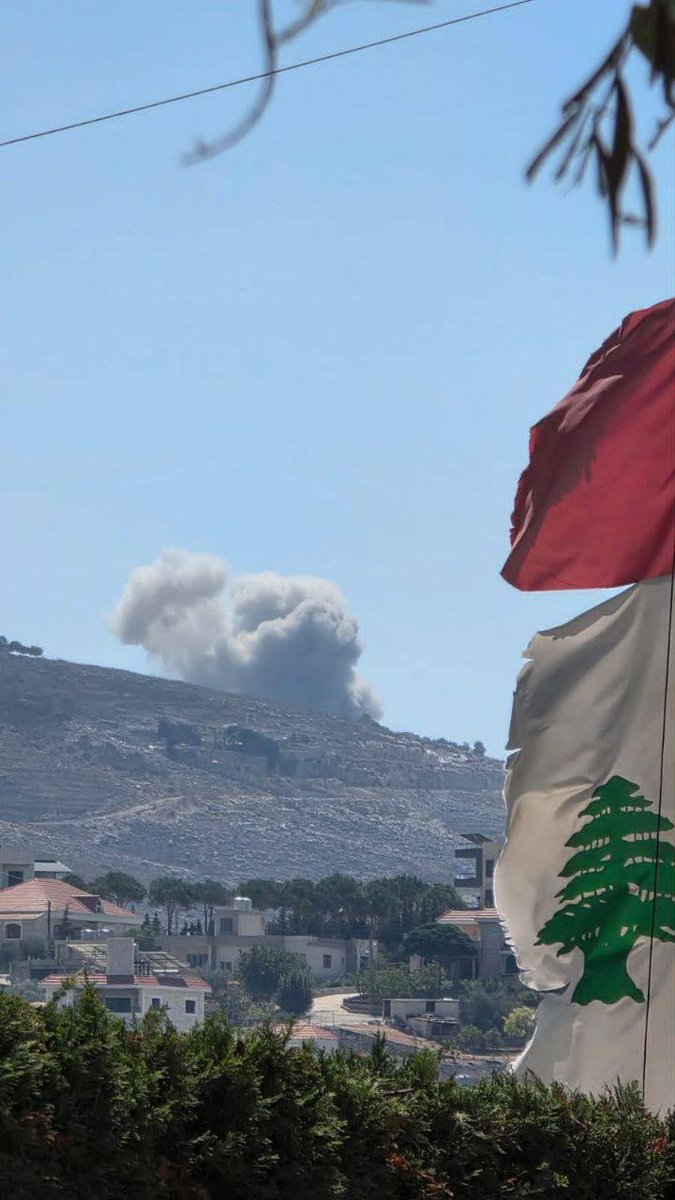ThePressify's tweet photo. Another israeli airstrike targeted Ali al-Taher in southern Lebanon! https://t.co/S2vNpp53hk