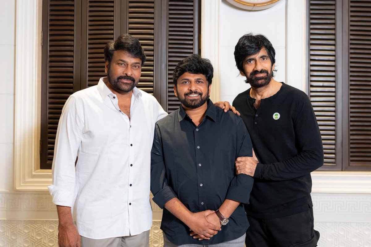 swaminaidu_r's tweet photo. Megastar @KChiruTweets Garu &amp; Mega Power Star @AlwaysRamCharan Garu met Mass Maharaja @RaviTeja_offl Garu along with the team of #Irumudi and congratulated them on the film’s massive success ❤️‍🔥

#Chiranjeevi #RamCharan https://t.co/Rn4gRcyOcv