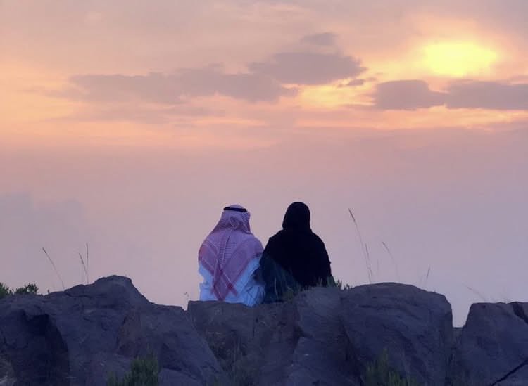 m556080's tweet photo. حتى وان غابت .. فإنتي مشرقة
ياشمس عمري ياصديقة وحدتي ❣️ https://t.co/3ueBA5jKld