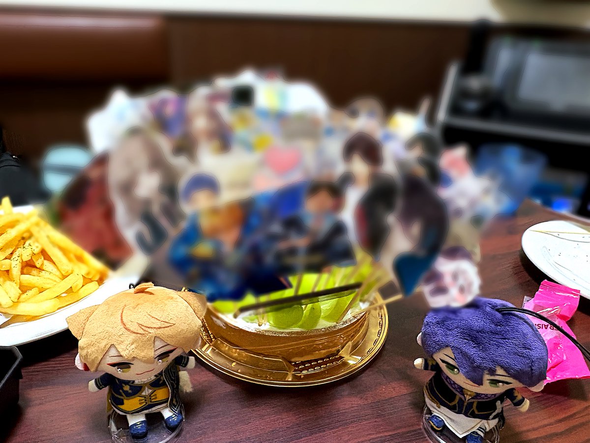 reteo0's tweet photo. 𝐻𝑒𝑎𝑟 𝑀𝑒 𝑂𝑢𝑡 𝐶𝑎𝑘𝑒ですか これが https://t.co/AMUXR5doh0