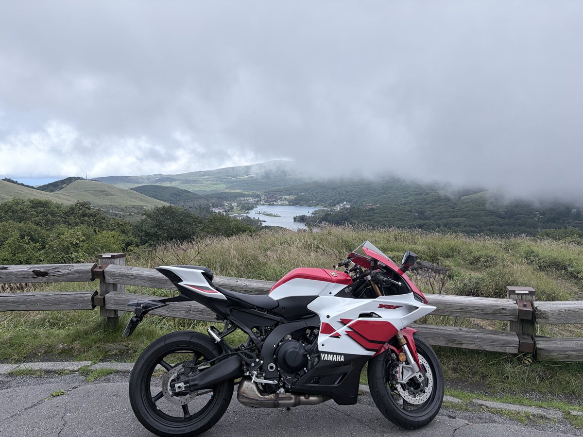 raiku1201's tweet photo. ビーナスラインに行ってきました。
最高に雲でした、雲しかない
でも楽しかったzoy https://t.co/8KQavYgvWE