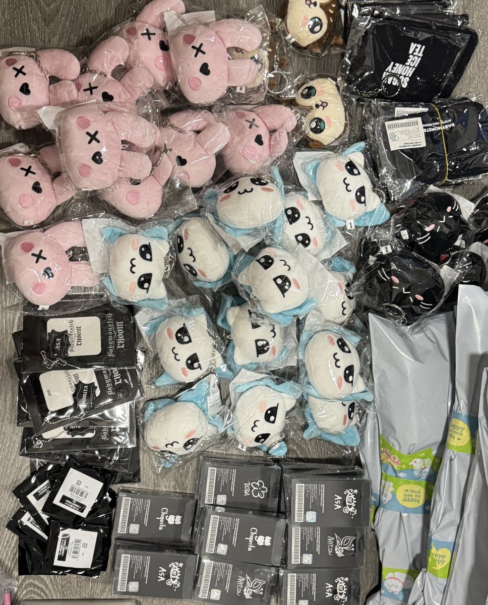 namounnn_'s tweet photo. ✨𝑷𝒓𝒆𝒗𝒊𝒆𝒘✨ 

📍การ์ด 200+ใบ เมิช/พกจ./หมอน 
📍ลงขาย 16/09 เวลา2ทุ่ม
📍เริ่มต้น 100฿ 
📍ค่าส่งเหมา 40

🌻 เมนชั่นไว้ได้เลยถึงเวลาเฟบเรียกค้าบ
#ตลาดนัดเบม่อน #ตลาดนัดbabymonster https://t.co/sqKr4JjAGH