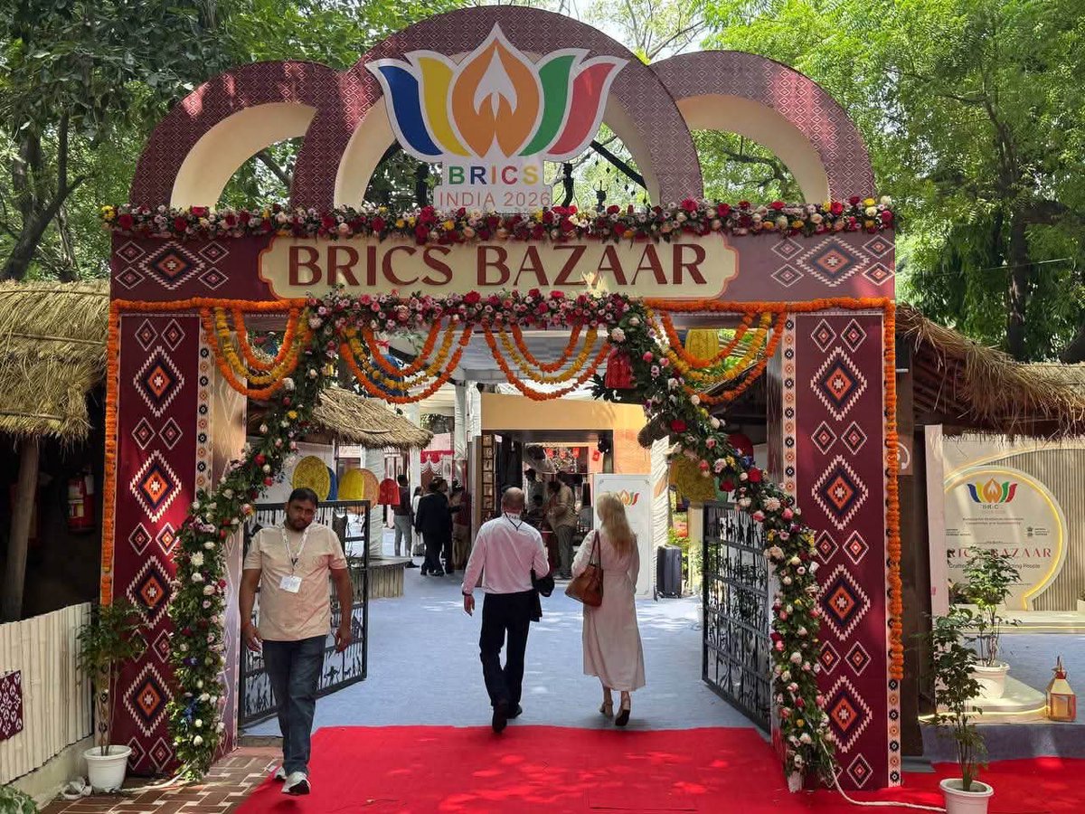UI_NEWZ's tweet photo. BRICS Bazaar: Where Crafting Culture Connects People

#BRICSBazaar2026 #BRICS2026 #IndiaBRICSChairship #CraftingCultureConnectingPeople #IndianHandicrafts #CulturalExchange #Handlooms #Artisans https://t.co/dZoU7YXrBH