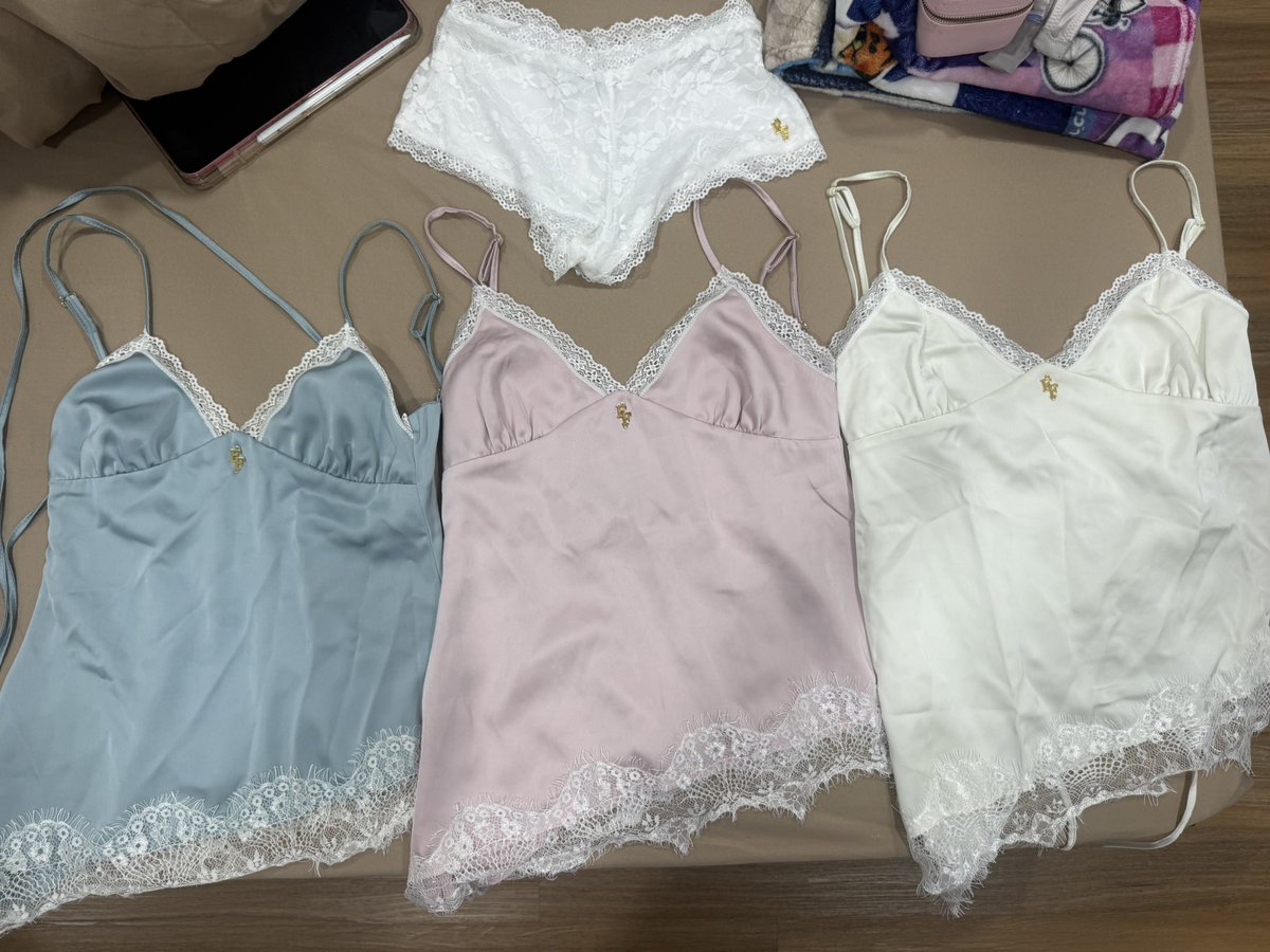 Babesmood's tweet photo. ฟ้า s 
ชม M
เหลือง L
ตัวละ 250 รวมส่ง 
กางเกง 150 รวมส่ง
#ส่งต่อfeelfree
#ส่งต่อff #feelfree #ส่งต่อเสื้อผ้า #เสื้อผ้ามือสอง #ส่งต่อเครื่องสำอาง #ส่งต่อรองเท้า #ส่งต่อcintahe #ส่งต่อstylist #ส่งต่อแบรนด์อจ https://t.co/gLwdXA8Qhe