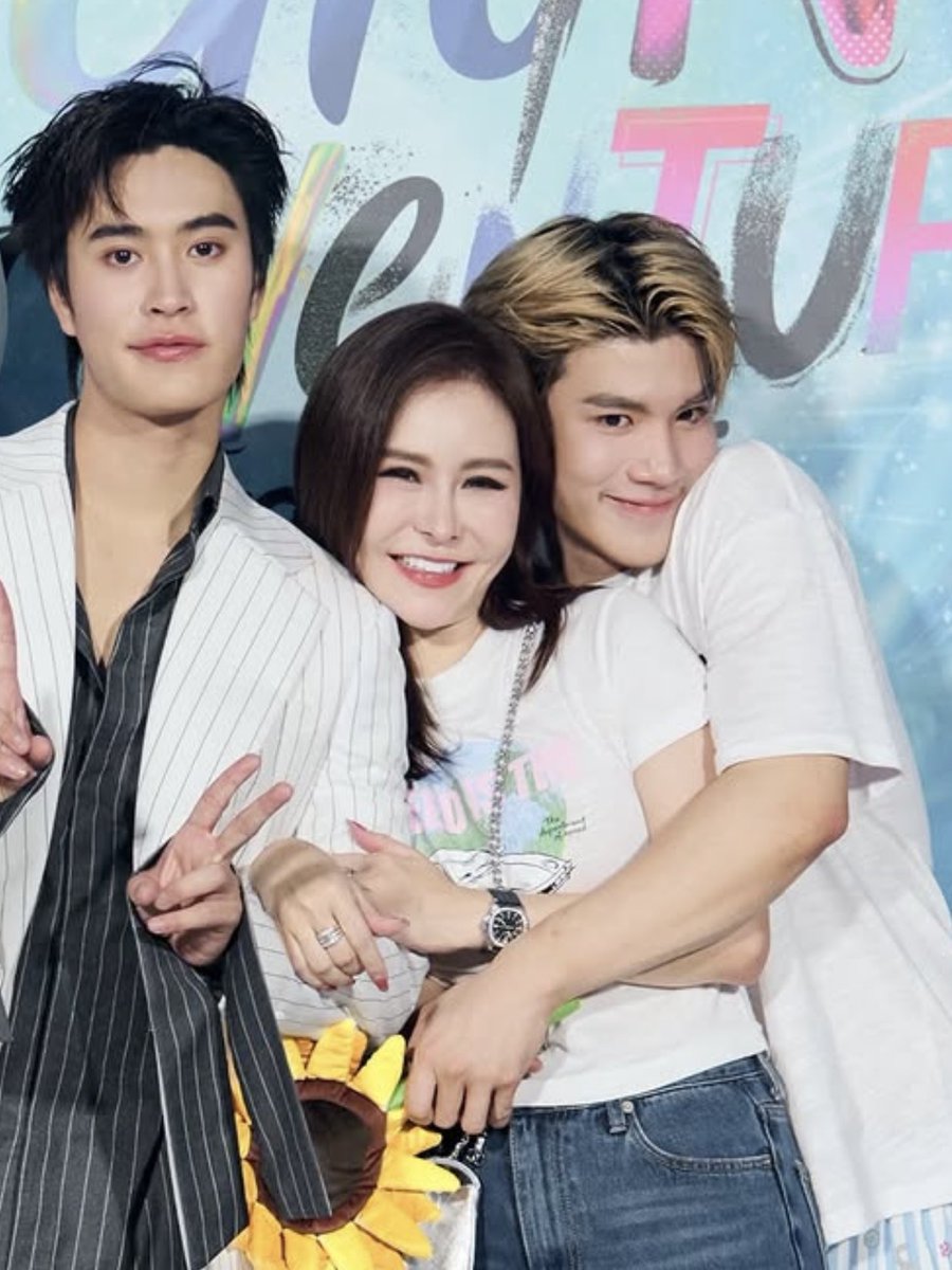 yappayx's tweet photo. โอ้ตาย มีลูกสะใภ้น่ารักงี้กุรักตายเลยอะ ยัยนี่มันน่ารักเนาะ เค้ารักชีกันทั้งบ้านอะ ทั้งลูกทั้งแม่ทั้งญาติ เอาเถอะ ขวัญใจมหาชนจริงๆ 🥺🥺🩷 https://t.co/mOEGm9SE1T