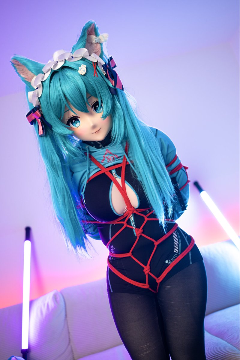 yoru_kig's tweet photo. Being all tied up and not being able to move~ β¨π©΅
πΈ&πͺ’: @PrinzH_kig
#kigurumi #ηγγγΏ #hatsunemiku #shibari #shibarimodel https://t.co/IJM69OMpMJ