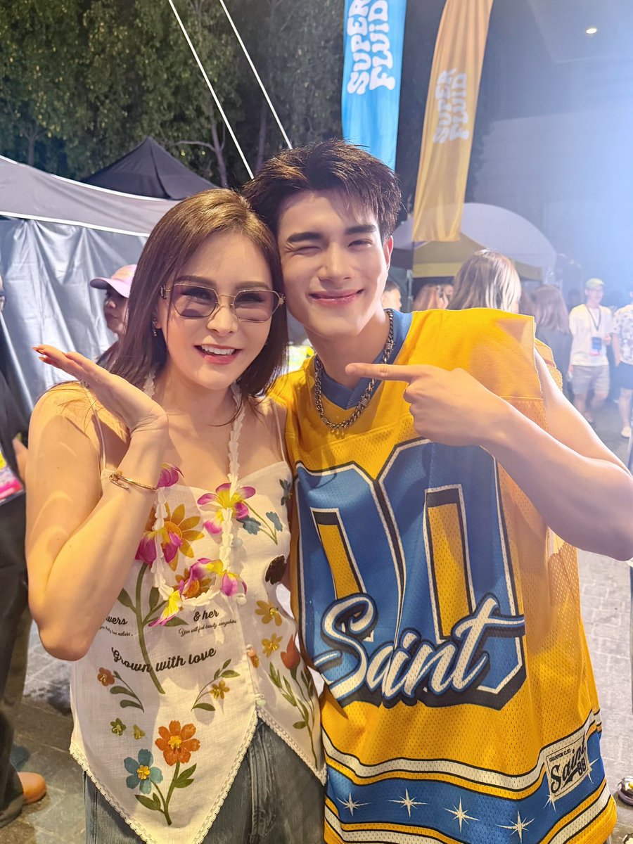 nongsiii's tweet photo. she really got herself the clingiest son in law 😭😭😭😭😭😭😭😭😭😭😭😭😭😭

#GeminiFourth #เจมีไนน์โฟร์ท
#Gemini_NT #Fourthnattawat https://t.co/L8TnPbAzxE