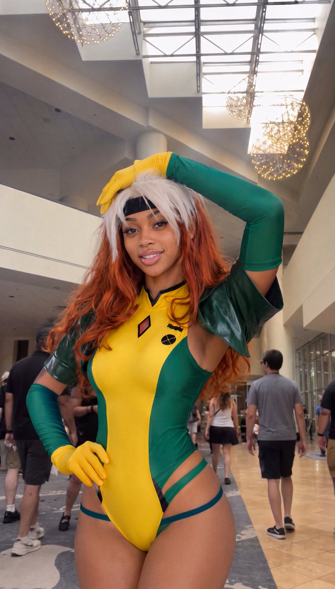 atlvannah's tweet photo. when I was rogue back in July. #dreamcon #coochiecartel https://t.co/ZxCNyWVbq5