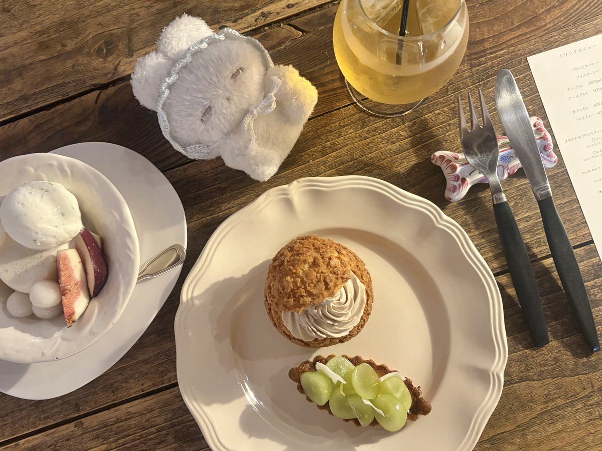 zou___3's tweet photo. おやつ会におよばれ 🍽️ ⑅ ◞ https://t.co/V5FXFrXkDO