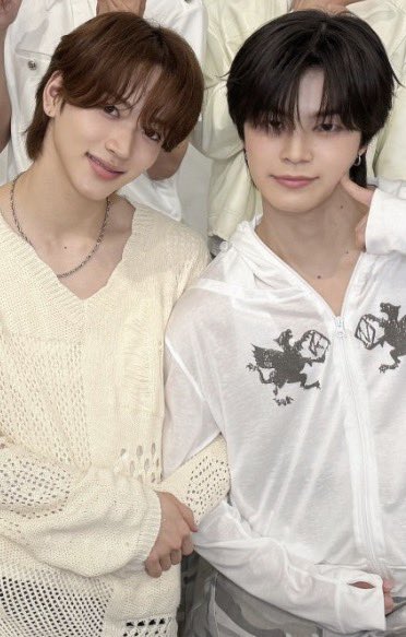 8esvb's tweet photo. 最近このケミアツいか？？
なんか似てる位置にほくろあって結構ネ申。 https://t.co/UX1X3dGzFy