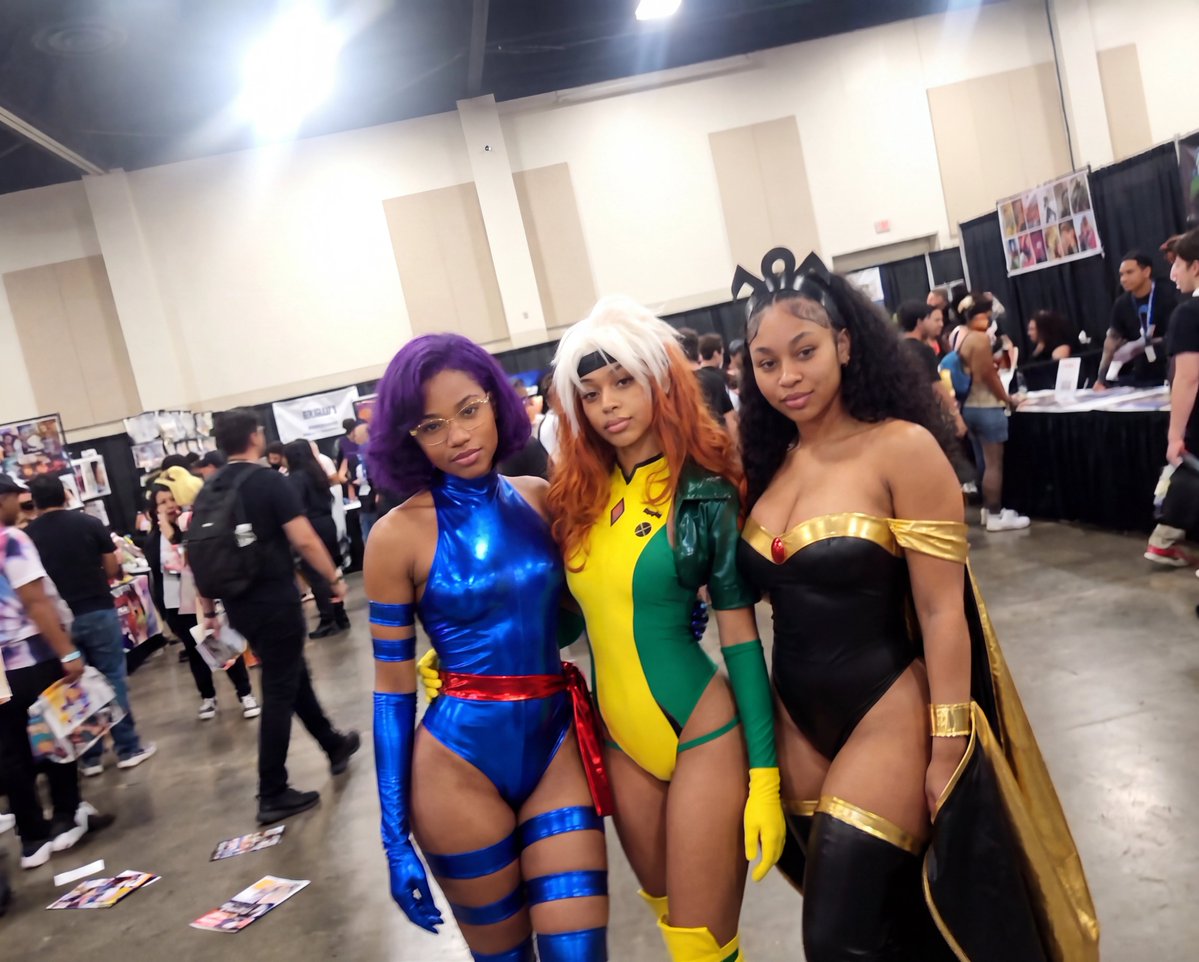 atlvannah's tweet photo. when I was rogue back in July. #dreamcon #coochiecartel https://t.co/ZxCNyWVbq5