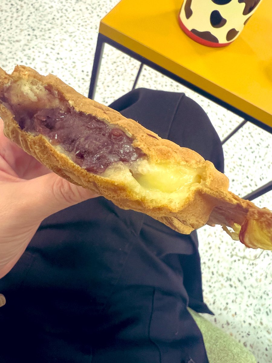 salaxxab's tweet photo. わがまま言って
あずきとカスタード両方入れてもらった🥰
うまうま(*´ч`*)

ダイエット再開は明日から🎶 https://t.co/0RJoNVvFFE
