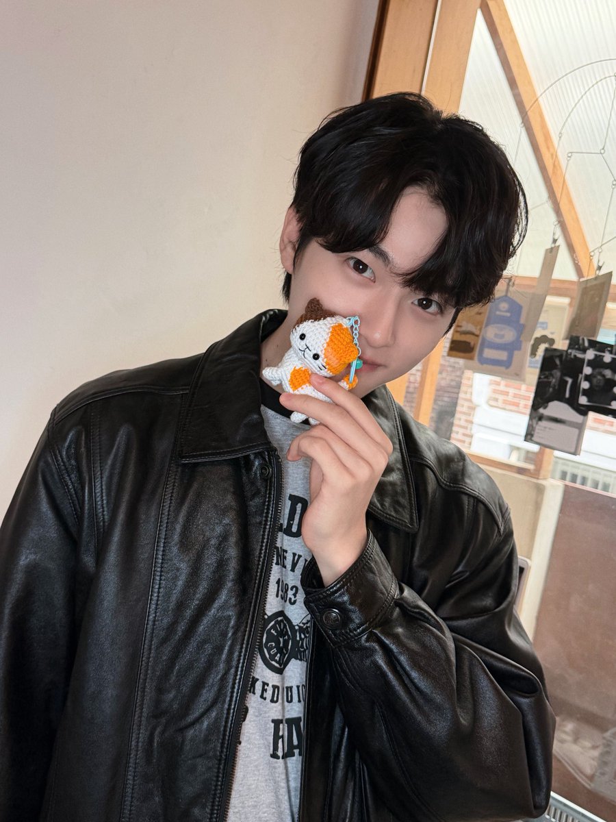 GHOST9OFFICIAL's tweet photo. [📸]

🐶🎉🥳

#LEEJINWOO #이진우 #HBD_JINWOO
#HAPPY_JINWOO_DAY
#GHOST9 #고스트나인 https://t.co/bT5OvmAgep
