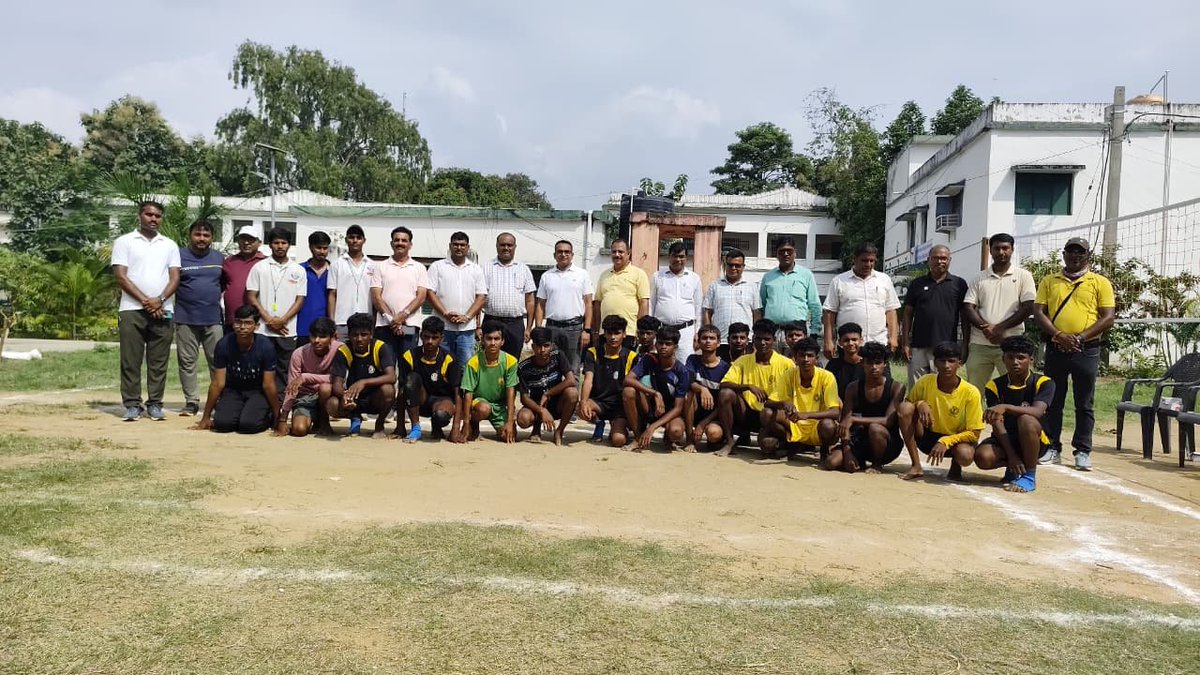 Binodut16Kumar's tweet photo. 🏆 प्रखंड स्तरीय “खेलो झारखंड” 2026-27

आज CM SOE आर. मित्रा +2 विद्यालय, देवघर में प्रखंड स्तरीय कबड्डी एवं खो-खो प्रतियोगिता का आयोजन किया जा रहा है। 🤼

U-17 बालक एवं बालिका वर्ग के प्रतिभागी खेल भावना, अनुशासन एवं टीमवर्क के साथ अपनी प्रतिभा का प्रदर्शन कर रहे हैं। https://t.co/XvyVMCg0ZH