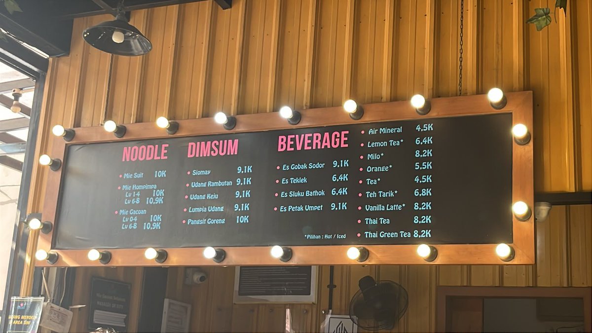 markidding's tweet photo. Open jastip gacoan diantar jam 5 fee nya 8k sudah include ongkir, fee jastip, dan parkir. Harga sesuai dengan daftar menu (belum termasuk tax) https://t.co/7CuwOWIz9b
