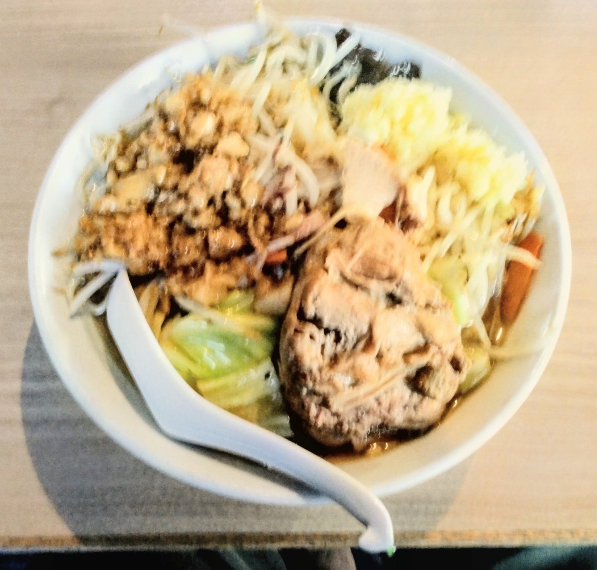 0ff233a60e7d448's tweet photo. 宇都宮市麺双架論。

朝ラー。

ジャンクな野菜豚そば(300g、アブラ、ニンニク)。
牛ハラミステーキ丼。

うまいよぉぉっ。 https://t.co/TAQiyTCzPW