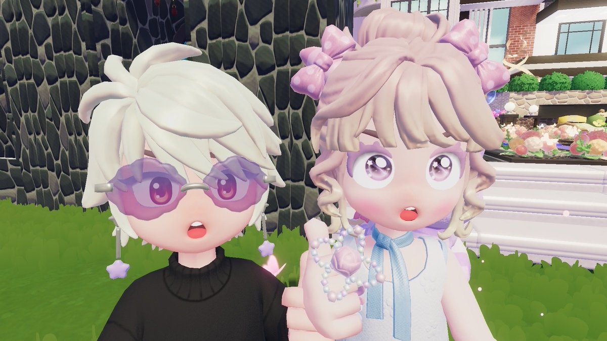 kingdam0214's tweet photo. 1枚目はいつもすれ違いで会えないMikuちゃん(๑'ڡ'๑)୨
2枚目はリアクションがいつもアニメ調のゆのちゃん(*゜Q゜*)
3枚目は写真撮ろ！って言うと背景を建築までしてくれるYUKIちゃん
@mikumikupo_ 
 #ハートピア
 #スローライフ
 #ハートピアスローライフ https://t.co/xKkgMcOgaP