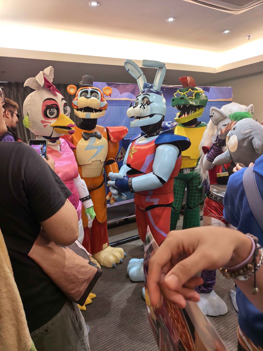 Voltox_Enzu's tweet photo. Quite an handful of experience! Thank you Barkada Furfest!!

#BarkadaFurFest2026 #FurryCon #protogen #furry https://t.co/ODg1YoOx0h