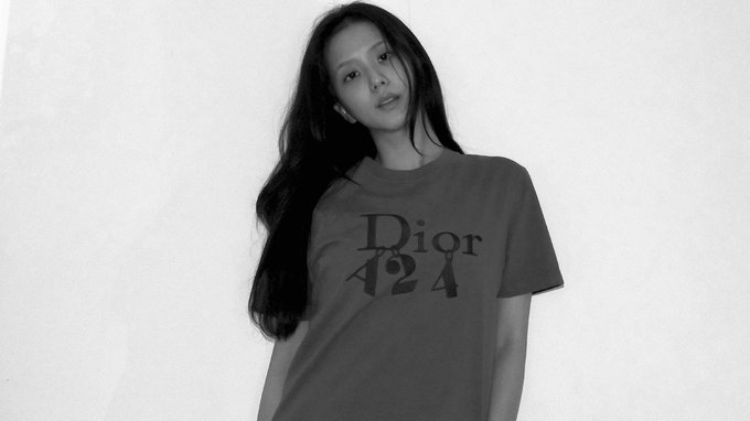 viraltakes's tweet photo. #JISOO looks gorgeous for Dior in new update. https://t.co/DZTYRU4dwT