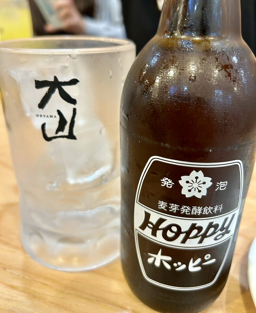 nomiarukinosuke's tweet photo. 肉の大山
アメ横大山のメンチカツで
東京都台東区上野6-13-2 
https://t.co/M1D8iIdM9r
#アメ横居酒屋
#上野居酒屋
#メンチカツ
#肉の大山 https://t.co/OKNrti3EXz