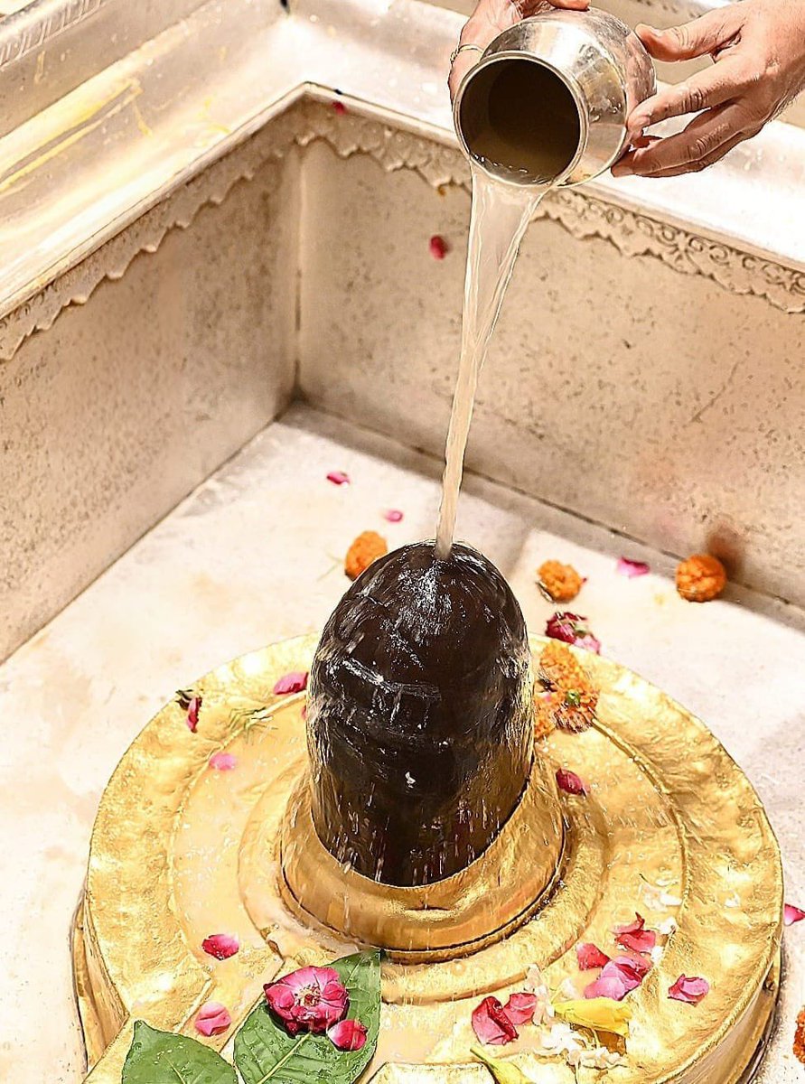 12Jyotirling's tweet photo. श्री काशी विश्वनाथ ज्योतिर्लिंग मंगला आरती श्रृंगार | 13.09.2026

Shri Kashi Vishwanath Jyotirlinga Mangala Aarti Shringar | 13.09.2026 https://t.co/wzMRNjptRq