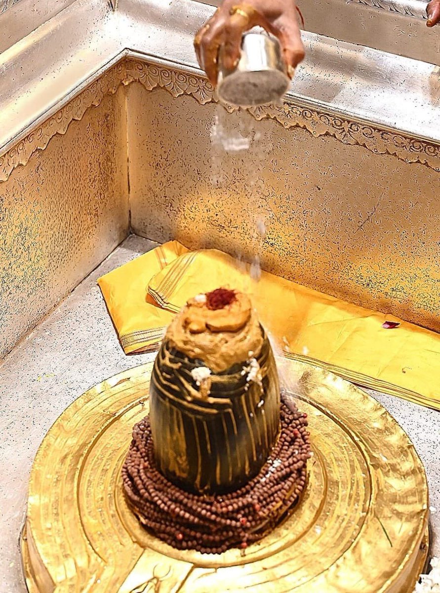 12Jyotirling's tweet photo. श्री काशी विश्वनाथ ज्योतिर्लिंग मंगला आरती श्रृंगार | 13.09.2026

Shri Kashi Vishwanath Jyotirlinga Mangala Aarti Shringar | 13.09.2026 https://t.co/wzMRNjptRq