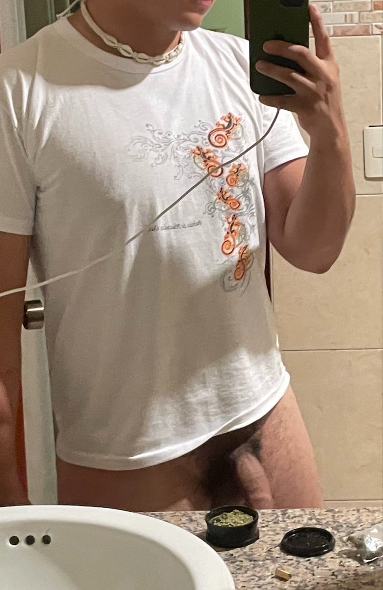 Almndro's tweet photo. Escríbeme, y si quieres invitas a tu marido o si no te gusta como lo hace tú marido yo no diré nada #colageno #iztapalapa #single https://t.co/OI7cjWF2Hl