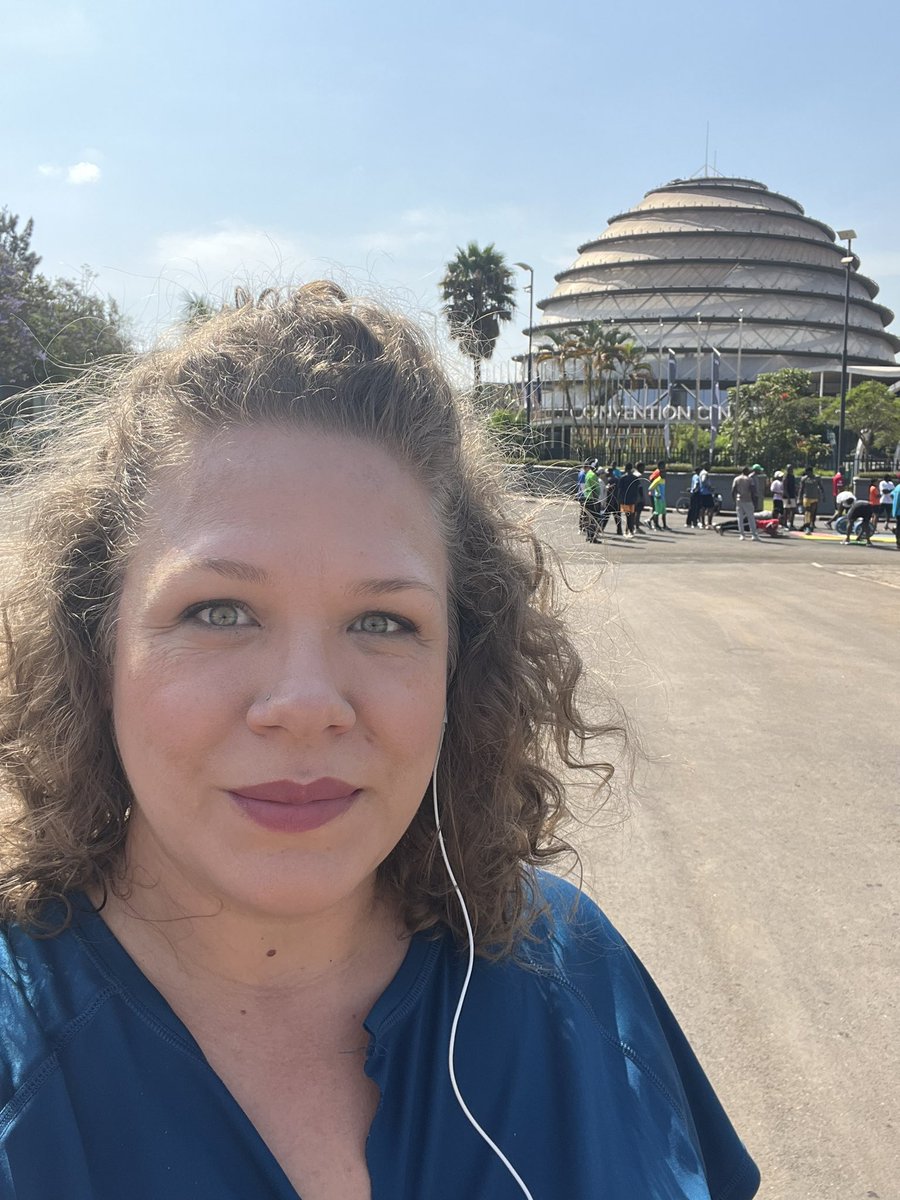 ElisabethJT's tweet photo. Began my Rwandaversary today at @CityofKigali #CarFreeDay 
Perfect reminder why I’ve chosen to live in #Rwanda 🇷🇼 for 14 years…
Good climate, warm people, safe streets…
Ni’hantu heza, abantu b’anyamutima mwiza, imihanda itekanye…
Urwanda nziza, Ni’wacu wanjye https://t.co/MYJoQWfZin
