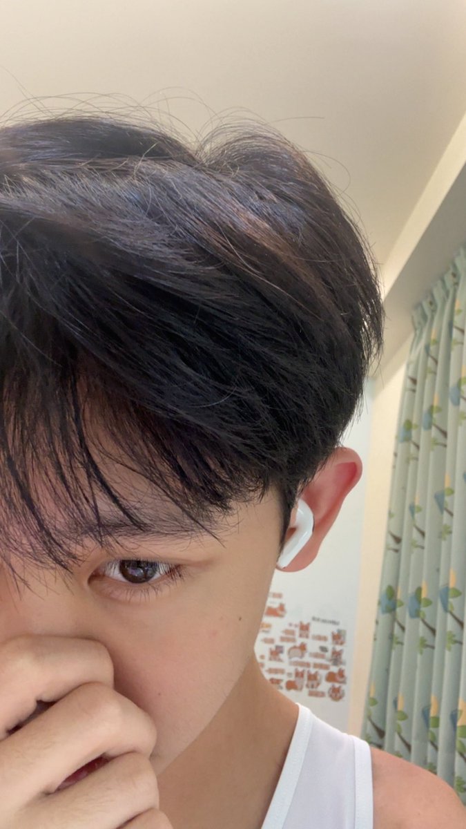 Junbin12oo's tweet photo. 跟我聽Olivia Rodrigo https://t.co/qMqk1rJzYA