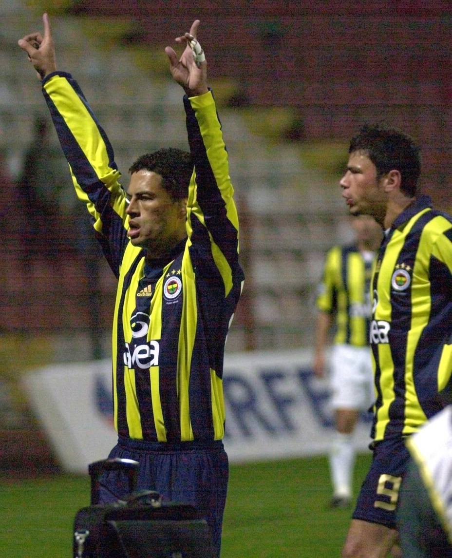 AnilarFB's tweet photo. 2006/07 sezonunda 29. haftaya kadar lehine penaltı kararı verilmeyen tek takım, 100. yılını kutlayan Fenerbahçe’ydi.

Süper Lig'de Gaziantep deplasmanından önceki son penaltımızı 9 Nisan 2006 tarihinde Kadıköy'de oynanan Sivasspor maçında kullanmıştık. https://t.co/L9I2TFt5rE
