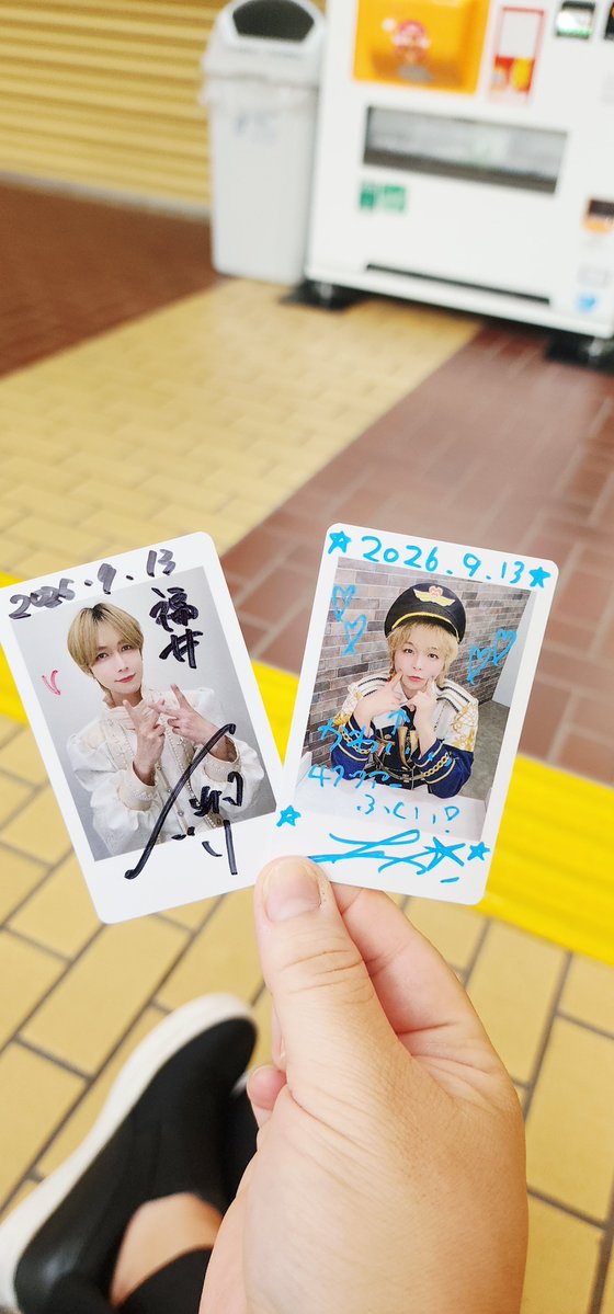 R5FlPE's tweet photo. @Mayurin821 検索より失礼致します。
こちらの紫との交換は可能でしょうか。ご検討よろしくお願い致します。 https://t.co/CDnIkGynvA