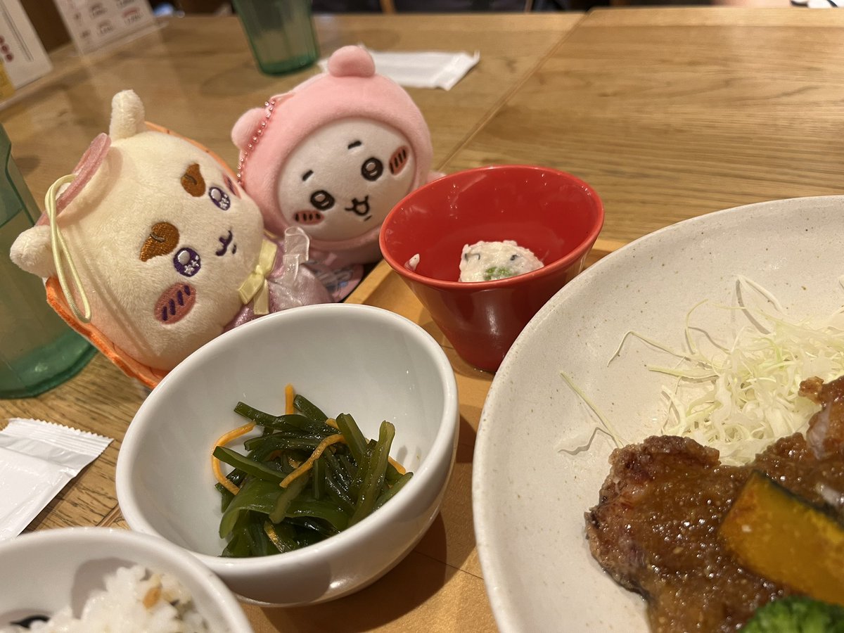 mhichiya's tweet photo. 8月！！！！
1.2枚目！！！！
いてきたよ！！！！
楽しかったね〜〜選べるって最高だよね☺️
3.4枚目！！！！！
賞味期限があちゃちゃになっちまった可愛いもの無事渡せました🫶

お付き合いいただいた方々サンキューの塊！！！！！！ https://t.co/CRj2pG6lCS