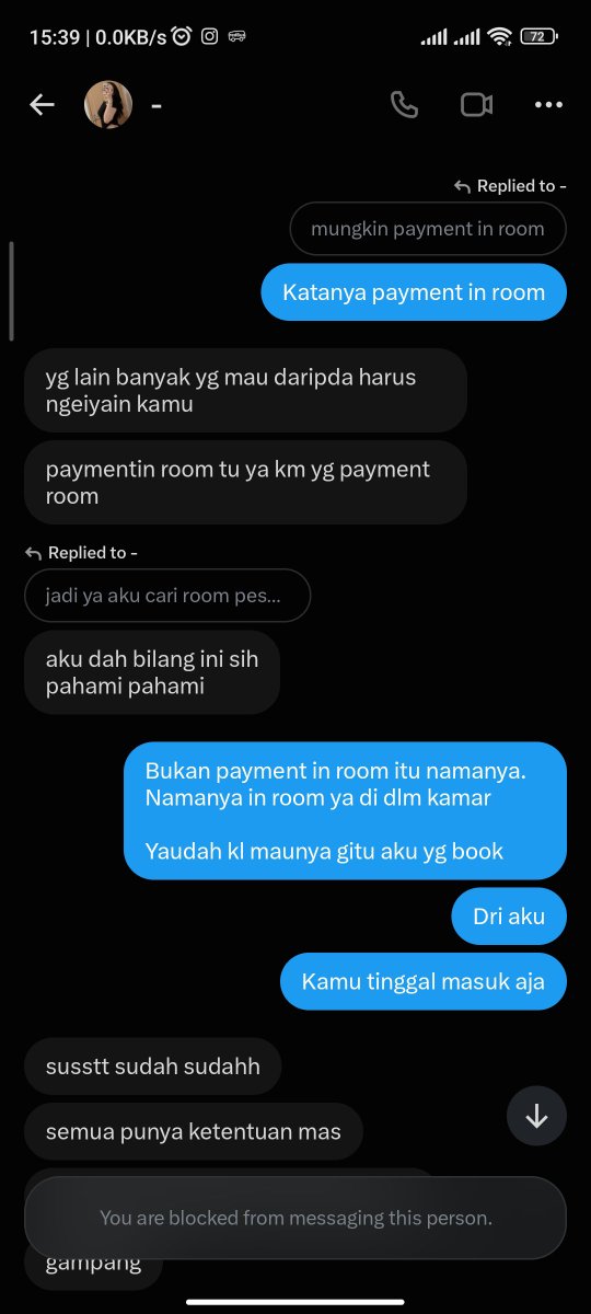 urcouplefantasy's tweet photo. @aniesa8879 Keliatannya dia jg msh amatir, blgnya payment in room (udh kyk open bo, tp ktny ga). Eh bnr aja wkt mau book online lngsng minta payment. Itu namanya bukan payment in room pea, ga ngerti english apa gmn si.

Giliran dikasih win win solution malah gitu langsung block, so freak. https://t.co/0buIJeCUbv
