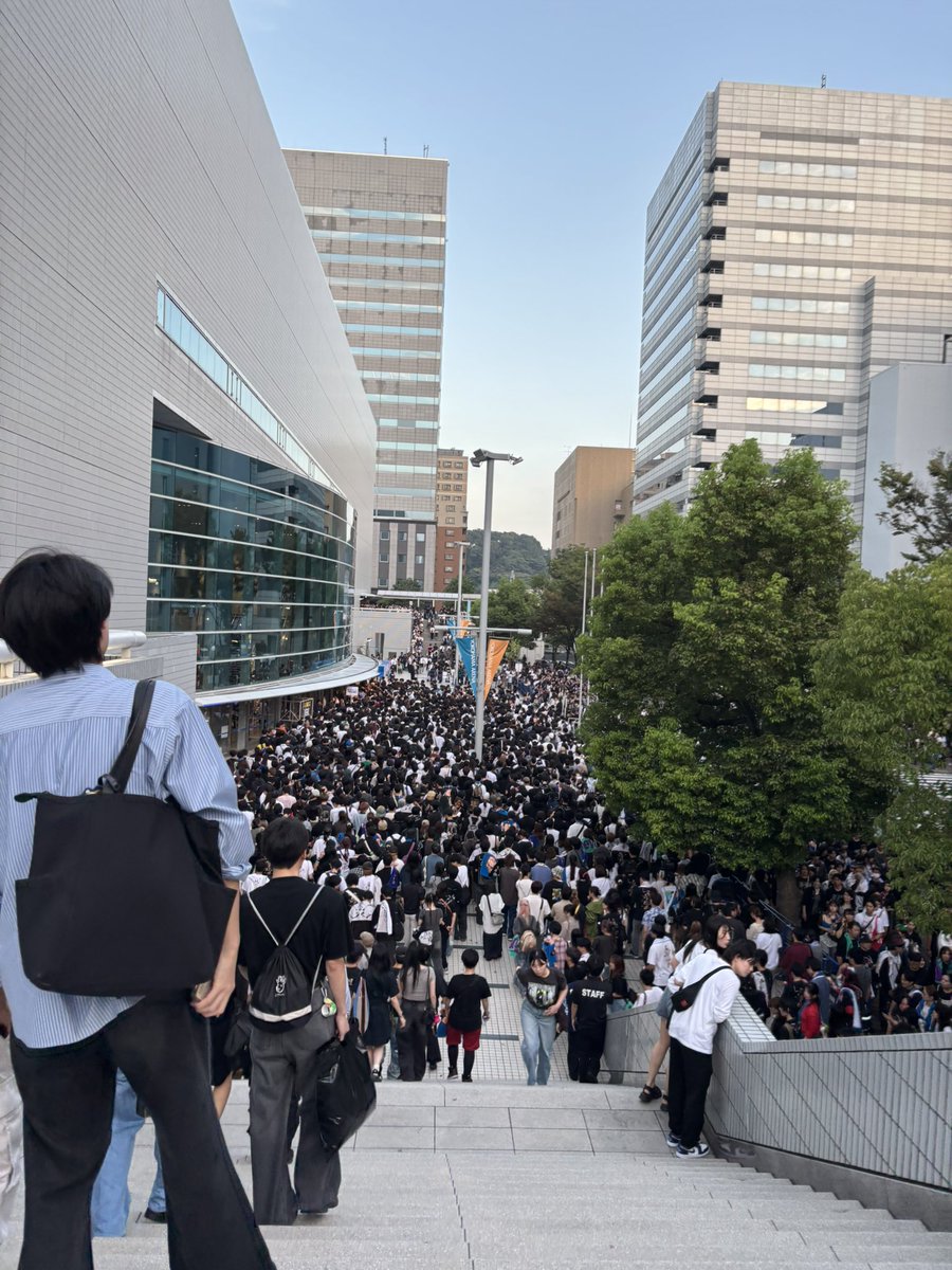 so_u5016's tweet photo. ファン層広くていいね https://t.co/9z390NnmTE
