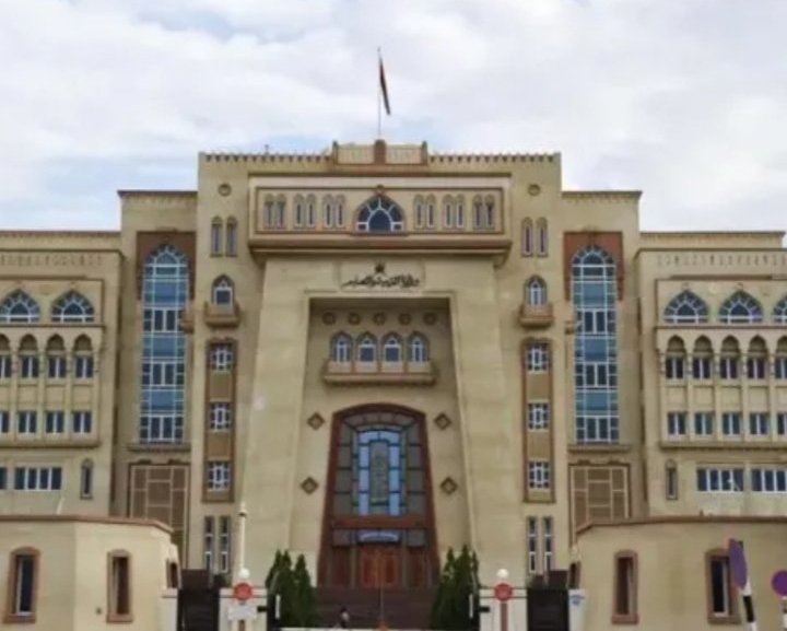 saeiedalsaadi's tweet photo. ماالمانع يا #وزارة_ابتعليم من مراعاة الطلبة الذين ما زالوا على مقاعد الدراسة الجامعية وقد قطعوا شوطا كبيرا في طريقهم
راعوا ما أنفقوه من أموال وما بذلوه من سنوات الدراسة وراعوا تفوقهم وطموحهم الذي بنوا عليه مستقبلهم
هؤلاء الطلبة لم يطلبوا شيئا مستحيلا كل ما يرجونه أن تمنحوهم فرصة https://t.co/D4kq9X91jq
