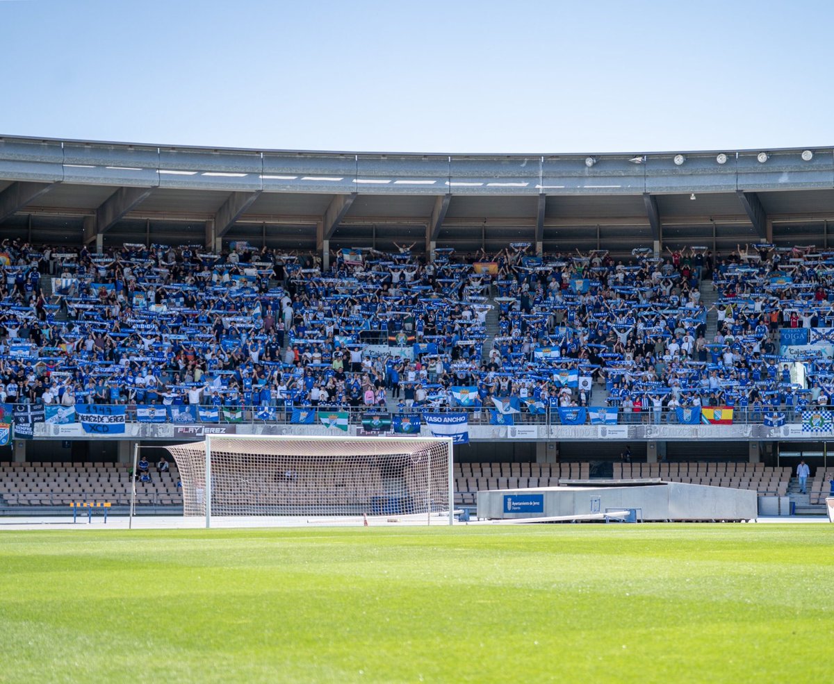 apxcd1947's tweet photo. ¡A la afición y peñas Xerecistas!

Primer partido de la temporada en Chapín. Sabemos cómo tenemos que ir: todos con camiseta AZUL del Xerez y la BUFANDA en la mano. 

Desde el Himno, cantando y animando sin parar. ¡Hoy ganamos TODOS! 🏟️💪🏼

#ConLosColoresDelXerezTodosUnidos https://t.co/3PjXU3OB65