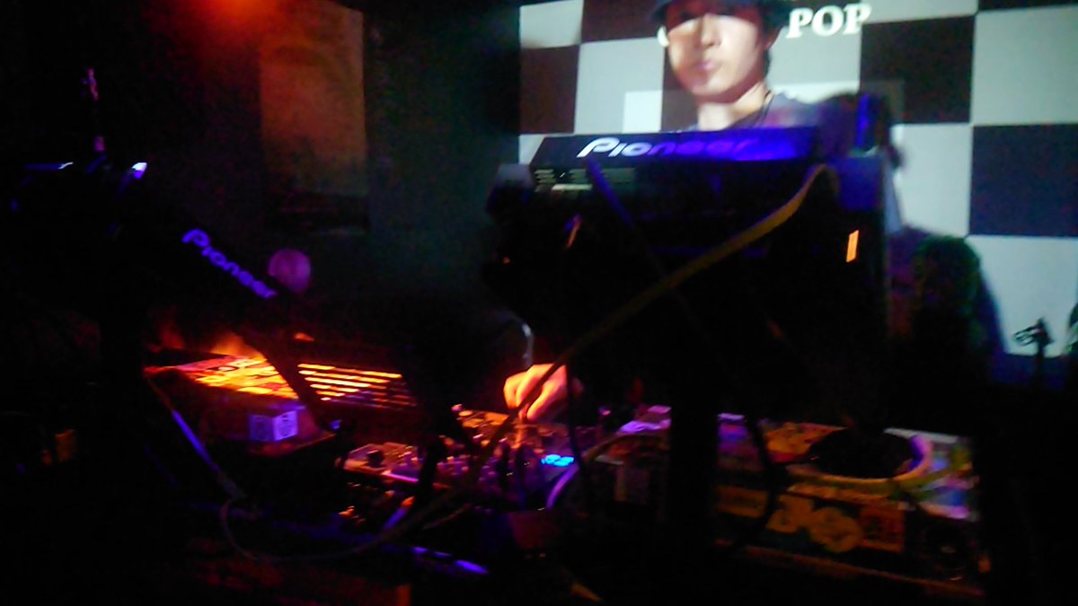 J__move's tweet photo. 日本一 HiiT FACTORY をスピンするDJ Dk.さん🎧
最後に2HiiT🎶スクラッチ最高!!
HiiT FACTORY New Emotion (Dud)
→→My Funny Bunny Nite (feat. Reyuna (HiiT FACTORY))
#大宮POP #HiiTFACTORY https://t.co/c8Ml2lIDzg