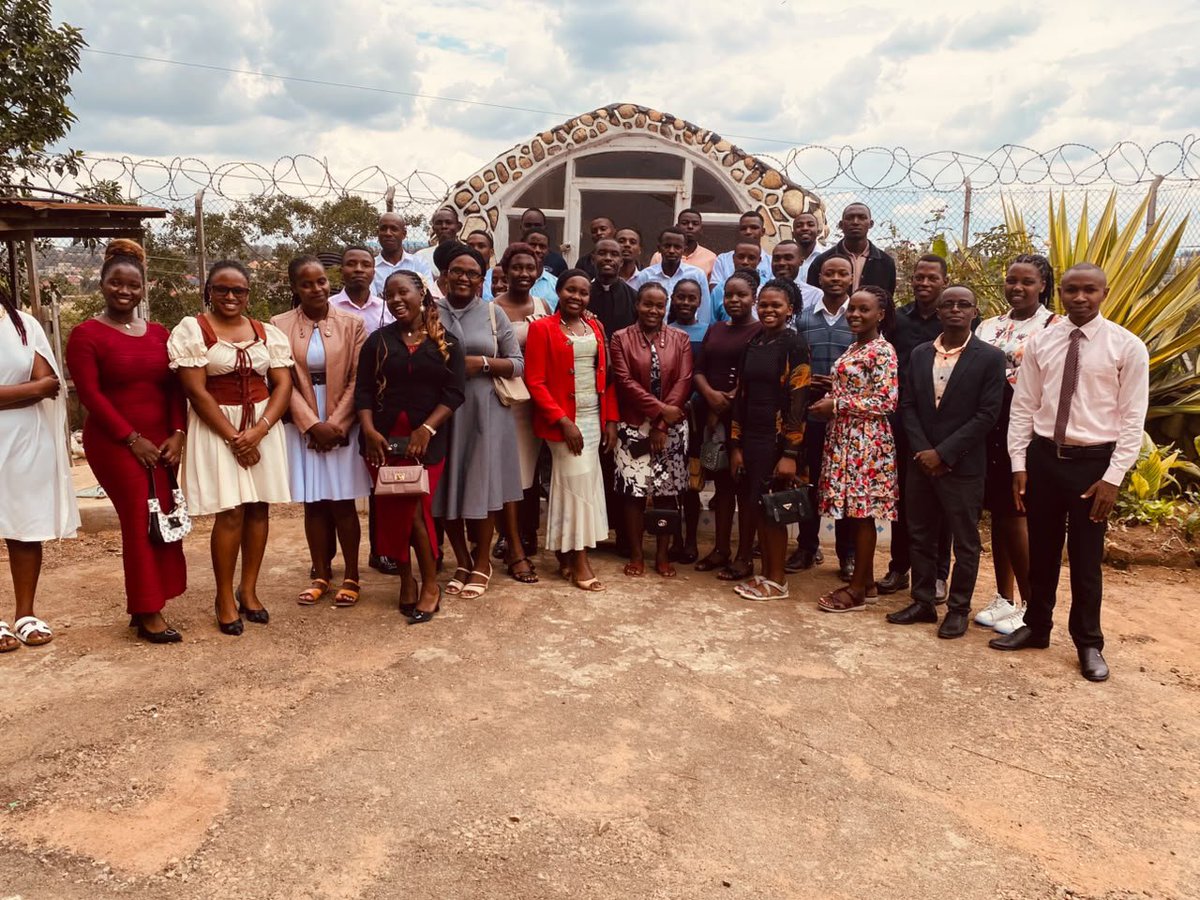 KigeziMust's tweet photo. Today, by the grace of the Lord. The KIMBUSA family was able to animate mass at @CorpusMust as they gave thanks to the Lord for the great achievements in 30 years of existence at MUST. It was such a moment. 

Next up is celebrating 30 years anniversary 💯📌. 10th October! https://t.co/btSUHluYlv