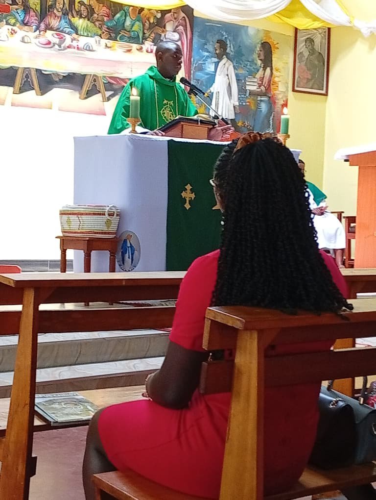 KigeziMust's tweet photo. Today, by the grace of the Lord. The KIMBUSA family was able to animate mass at @CorpusMust as they gave thanks to the Lord for the great achievements in 30 years of existence at MUST. It was such a moment. 

Next up is celebrating 30 years anniversary 💯📌. 10th October! https://t.co/btSUHluYlv