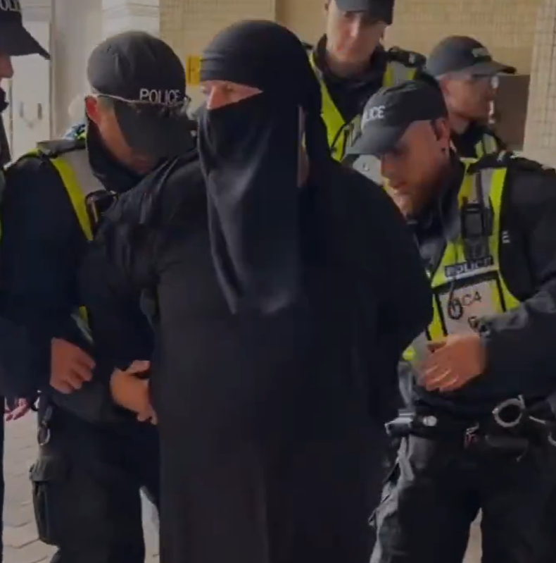 BasilTheGreat's tweet photo. 🚨TWO TIER POLICING 🚨

The man who was arrested for wearing a Burqa at the Portsmouth protest yesterday has been charged with concealing his identity

Meanwhile Young Bob reported a woman concealing her identity in a Burqa at the counter protest stood right behind a police officer and nothing happened