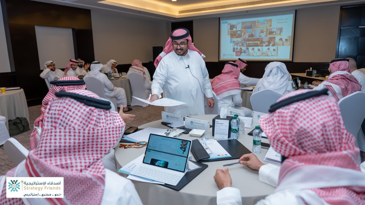 MAlRozaiq's tweet photo. #نحو_مجتمع_استراتيجي 
#اصدقاء_الاستراتيجية

اختتمنا بنجاح .. بالأمس دورة التخطيط الاستراتيجي التطبيقي بنسختها (١٨) من سلسلة النقل المعرفي ل #اصدقاء_الاستراتيجية 
والتي أقيمت في فندق ماريوت كاورت يارد - مقابل حي السفارات بالرياض .
بحضور ٢٨ متدرب من الكفاءات والمختصين والمهتمين في المجال

حيث ركزت الدورة كما هو معروف على تطبيقات عملية ونماذج أعمال استشارية على مدى اليومين الماضية .

نسعد بثقتكم التخصصية في المجال الإستراتيجي ونلتقي باذن الله قريبا في دورات تخصصية تطبيقية.