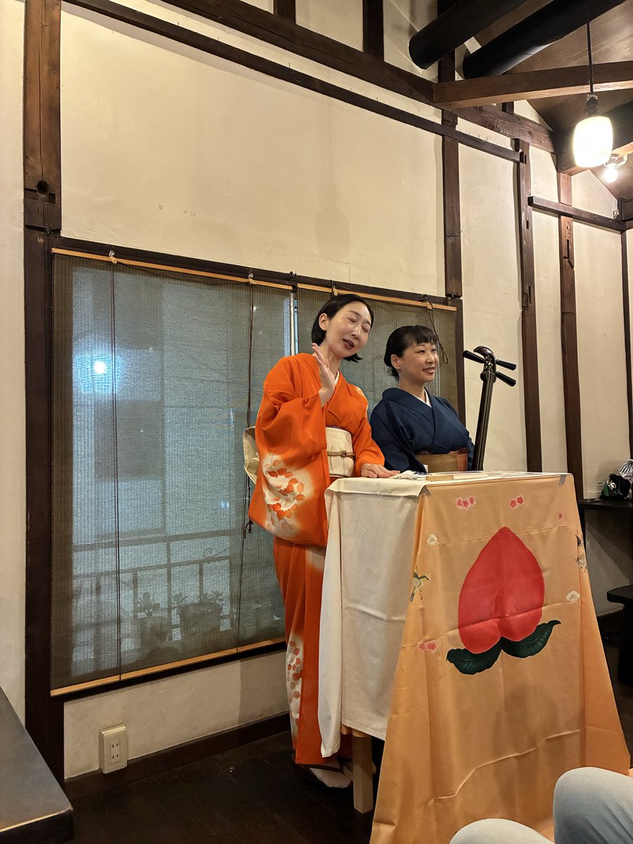 hunsaisya's tweet photo. #ガラスの仮面浪曲会 vol.4 鑑賞。東家千春さん＆沢村理緒さん。改めて、その才気に驚愕しました。まさにリアル「あの子…ただものじゃないわ…」ですよ。毎度のことながらオープニング曲に��肝を抜かれ、今日は劇団一角獣に心奪われました。あの一角獣を完全実写化！ああ、12/3が楽しみすぎる！ https://t.co/H88Nho8ZCn