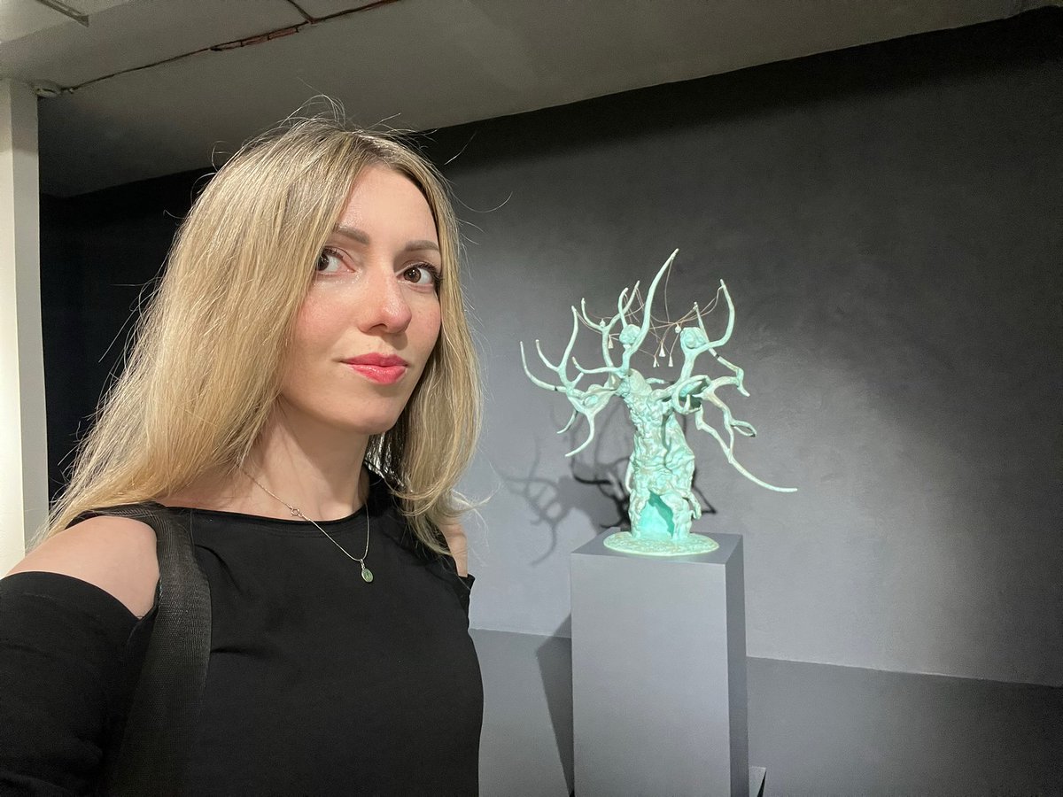 RwalkerKilt's tweet photo. Dashi Namdakov’s exhibition🖤.......... https://t.co/z2n581ltmo