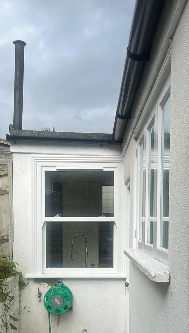DaveWindowsDoor's tweet photo. Recent install of @QuickslideLtd sash windows by one of our installation teams. Please call me on 07366146236 for a FREE quote.
#windows #exclusiveglazing #sashwindows #vertcialsliders #doors https://t.co/nkCDYnEehN